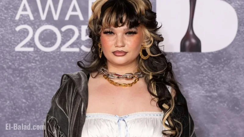 Lola Young Stuns Fans at All Things Go Festival: A Powerful Pop Performance Before Her On-Stage Collapse Leaves Crowd in Shock