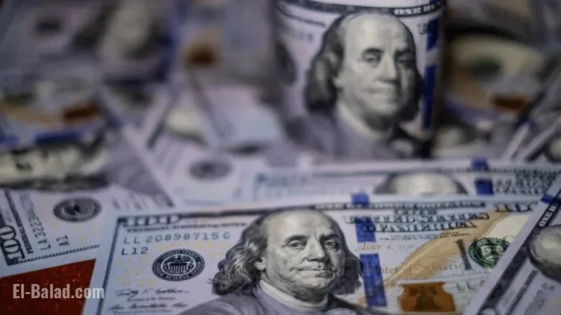 Dollar Plummets Amid U.S. Shutdown, Faces Steepest Annual Drop in 22 Years