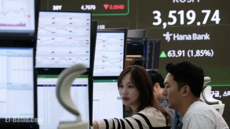Asian Stocks Climb as Tech Gains Offset US Shutdown Concerns