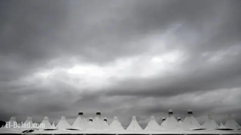 Over 400 Flights Delayed by Thunderstorms at Denver Airport