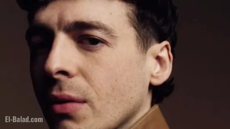 Anthony Boyle Explores Passion for Guinness at House of Guinness Exhibit