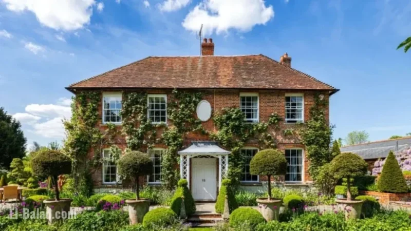 Explore Inside Alan Titchmarsh’s Stunning Georgian Hampshire Home for Sale