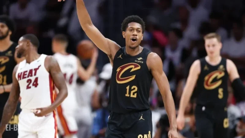 De’Andre Hunter Impresses with Kawhi-Like Performance in Preseason Opener