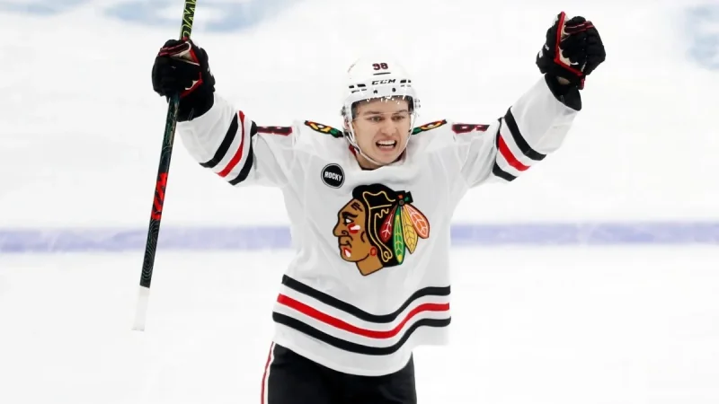 Connor Bedard rips first goal of 2025–26 as Blackhawks tweak top line and tempo
