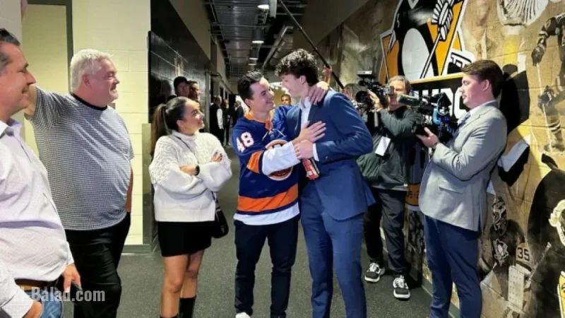 Schaefer Shines in NHL Debut, Making Islanders Proud
