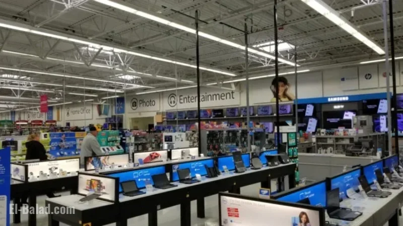 Walmart Stock Rises Despite Holiday Tariff Threat