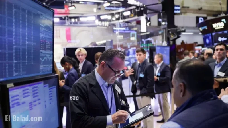 Wall St Opens Mixed as Trump’s Trade Remarks Highlight Banks