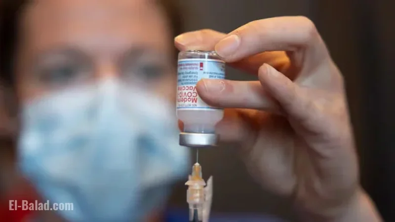 Albertans Frustrated, Health Link Struggles Amid COVID-19 Vaccine Rollout