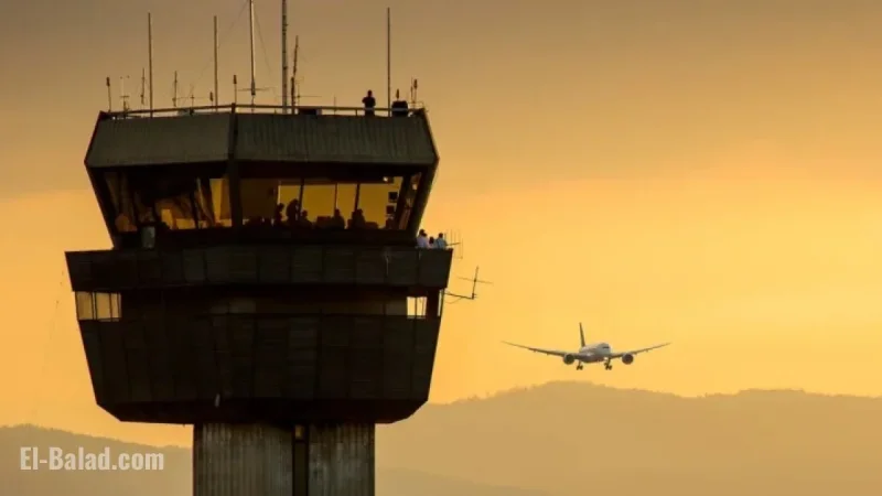 U.S. Transportation Secretary Opposes Air Traffic Controllers Driving for Uber During Shutdown