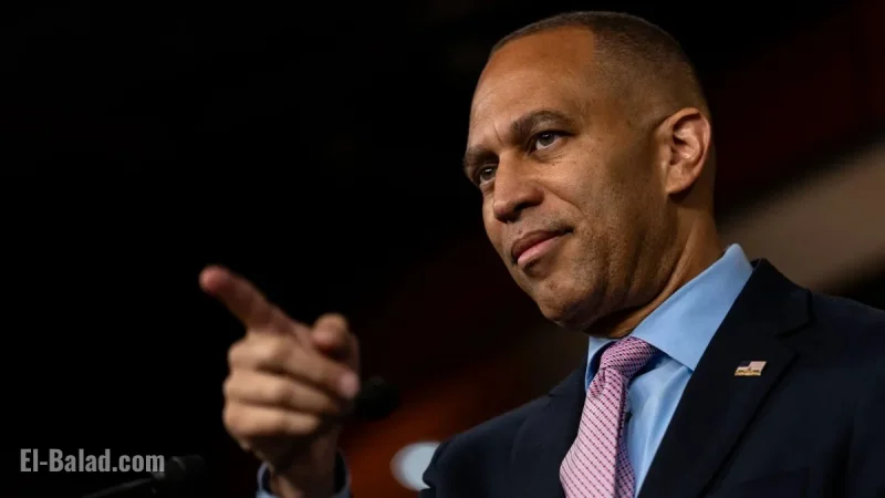 Hakeem Jeffries backs Zohran Mamdani for NYC mayor as he escalates shutdown pressure in Washington