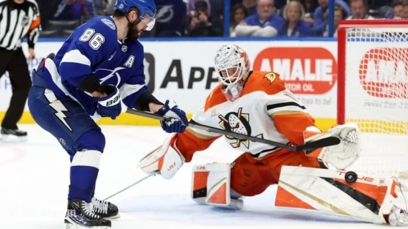 Ducks vs Lightning: Tampa Grabs Early Control, Anaheim Chasing Late in a High-Event Tilt
