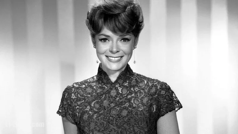 June Lockhart, cherished TV mom from ‘Lassie’ and ‘Lost in Space,’ dies at 100