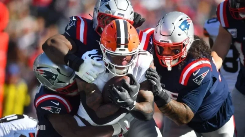 Browns’ Judkins Contained, Leaves Game Injured