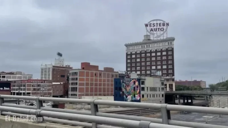 Kansas City’s Iconic Western Auto Sign Stays Dark for Three Months