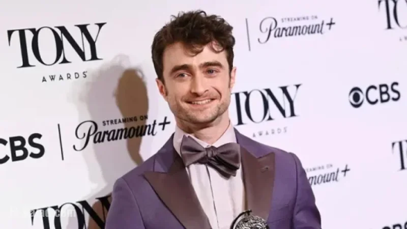 Daniel Radcliffe Stars in Broadway’s ‘Every Brilliant Thing’ Return