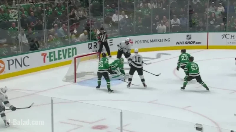Perry Debuts with the Kings