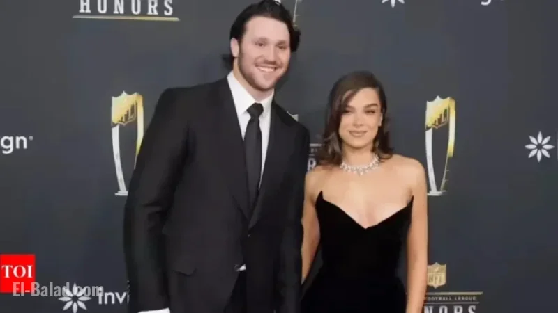 Hailee Steinfeld Shares Late-Night Therapy Call as Josh Allen Struggles