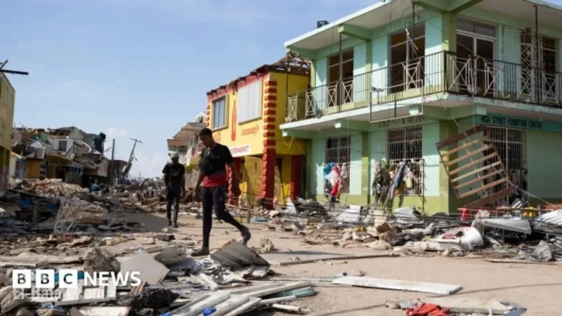 UK Evacuates Britons from Jamaica, Sends Aid Amid Hurricane Melissa