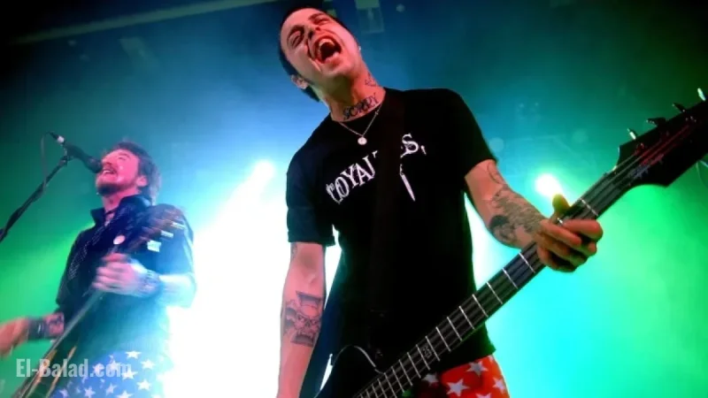 Legendary 90s Rock Star Dies of Brain Cancer on 47th Birthday