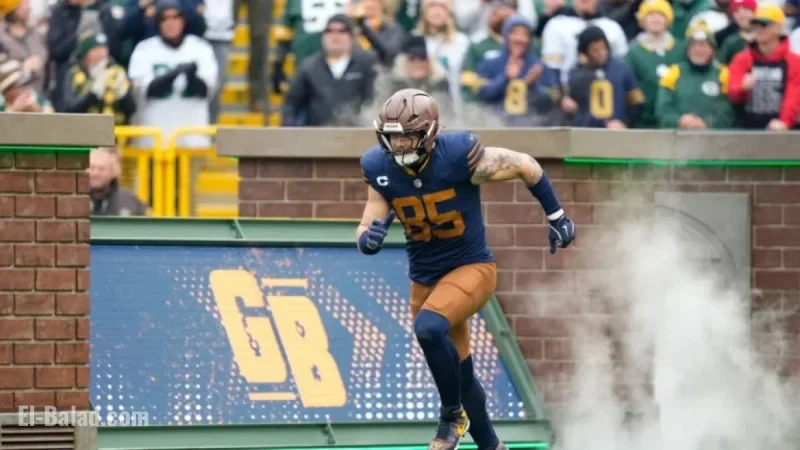 Tucker Kraft Exits Game, Knee Injury Leaves Return Uncertain