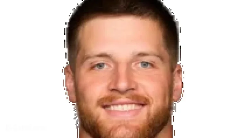 Tucker Kraft’s Knee Injury Puts Sunday’s Return in Doubt