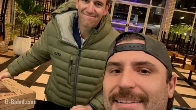 Eli Manning Visits Morris County Pizzeria, Poses with Giants Fan Owner
