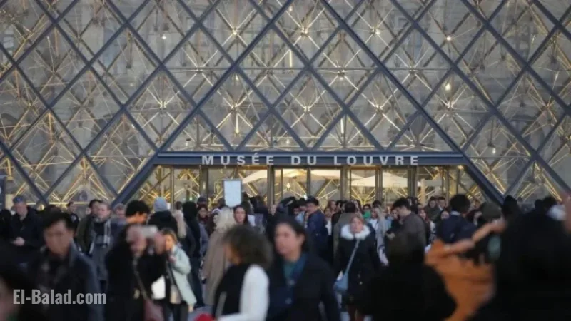 Paris Prosecutor Identifies Louvre Heist Suspects as Local Petty Criminals