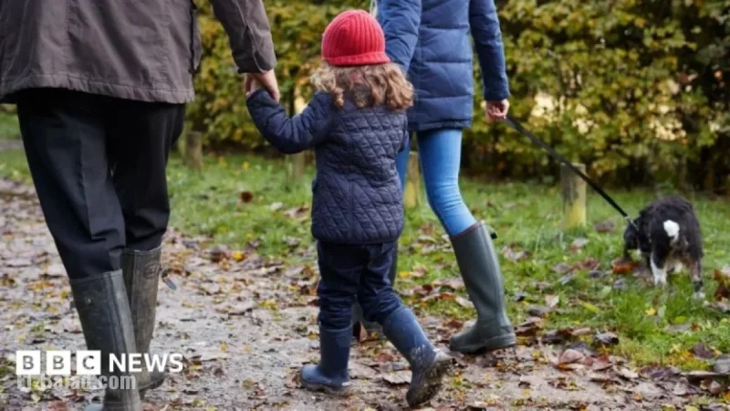 HMRC Begins Review of Thousands of Suspended Child Benefit Payments