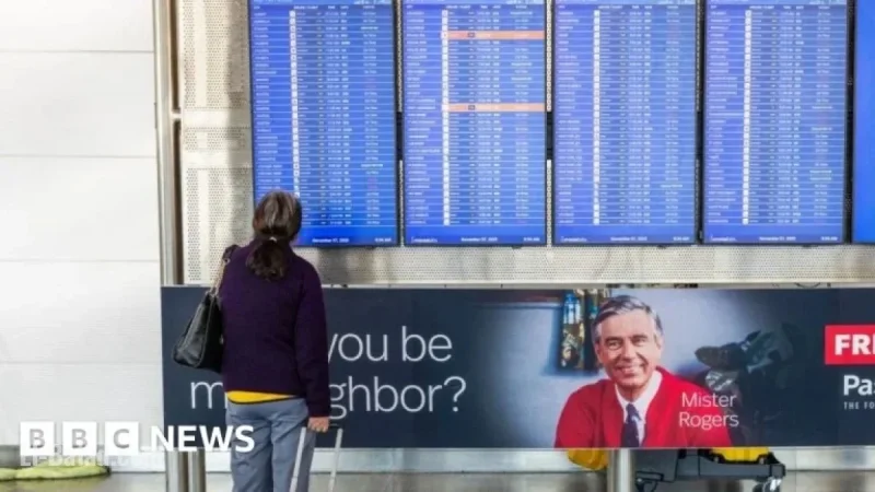 Shutdown Threatens to Severely Curtail US Flights, Warns Transport Secretary