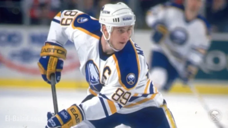 Hockey Star Alex Mogilny’s Covert Escape from Russia Revealed