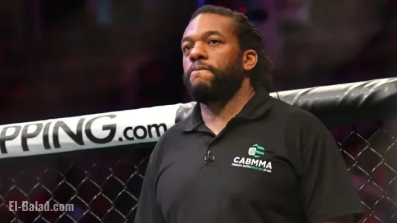Herb Dean Discusses Eye Poke Rule Changes, Praises Sean Strickland as Gold Standard