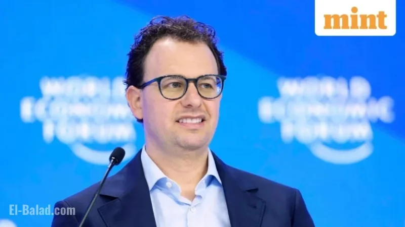 AI Threatens Rapid Elimination of Entry-Level Jobs, Warns Anthropic CEO