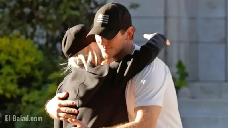 Anna Faris and Chris Pratt Reunite with a Hug During Thanksgiving