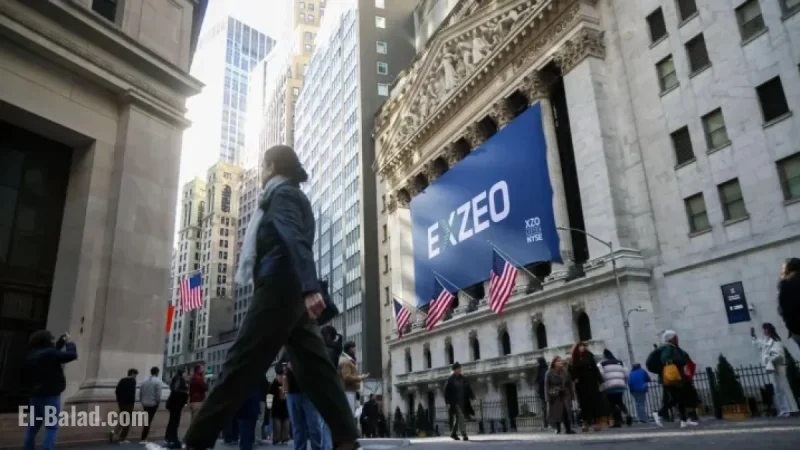 Wall Street Gains, S&P 500 Nears Record High