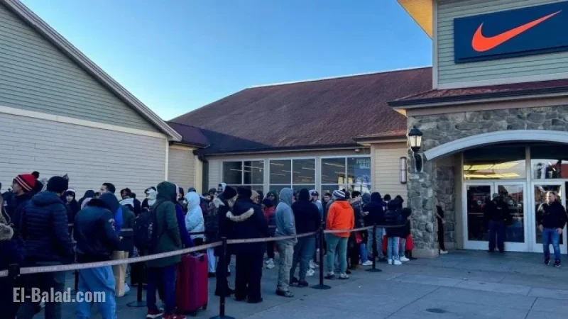 Black Friday Spending Highlights K-Shaped U.S. Economic Trends
