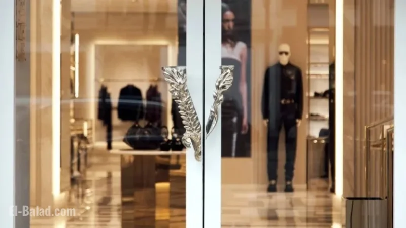 Prada Finalizes Versace Acquisition After Prolonged Negotiations
