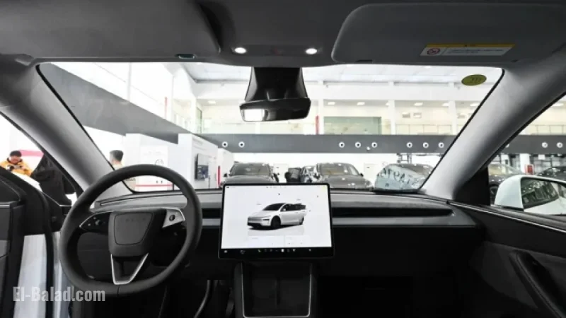 Elon Musk Warns Tesla Drivers: Avoid Texting While Driving