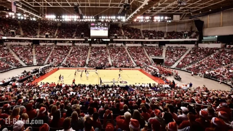 Arkansas Battles Fresno State in North Little Rock Showdown