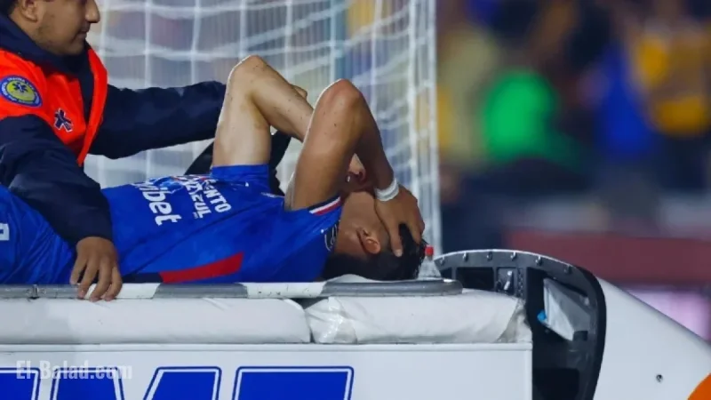‘Chiquete’ Orozco Exits Tigres vs Cruz Azul with Serious Injury