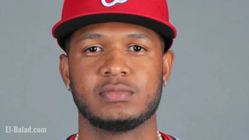 Padres Secure Major League Deal with Daison Acosta