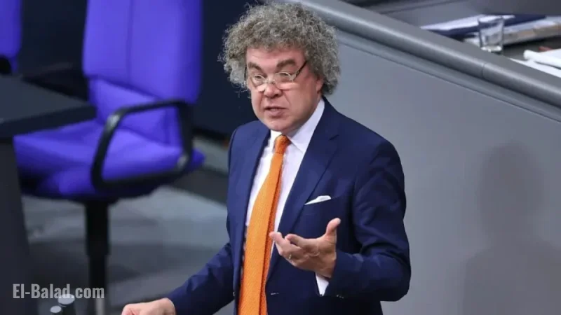 Berlin Prosecutors Charge AfD Lawmaker for Hitler Salute in Parliament