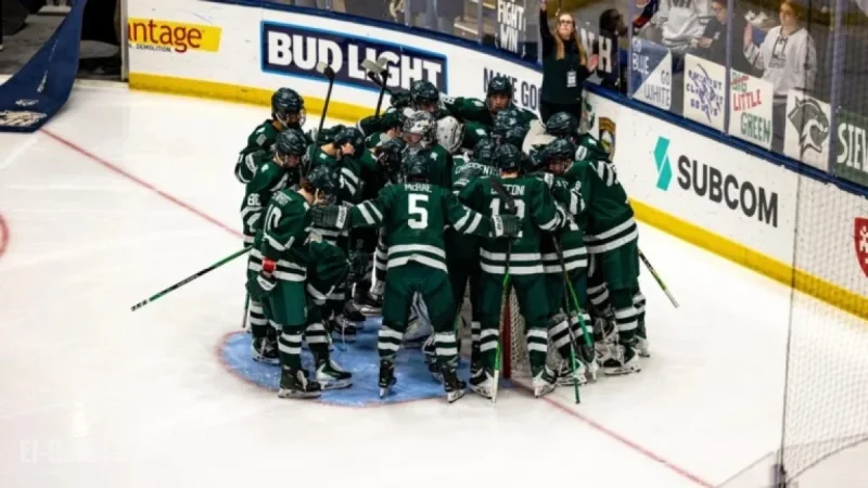 UNH Defeats No. 8/7 Men’s Hockey Team in Overtime Thriller