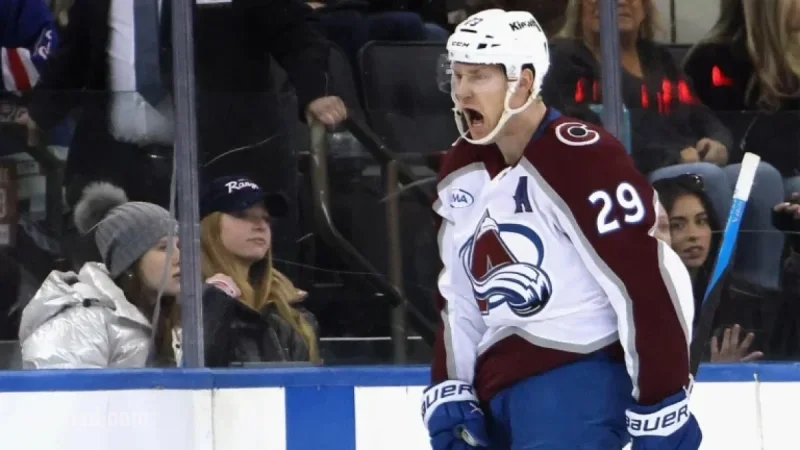 MacKinnon Joins Sakic in Earning Praise for Avalanche Skills