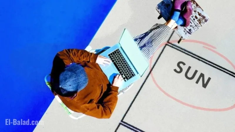 White-Collar Sunday Work Rises: A New Era of Professional Commitment