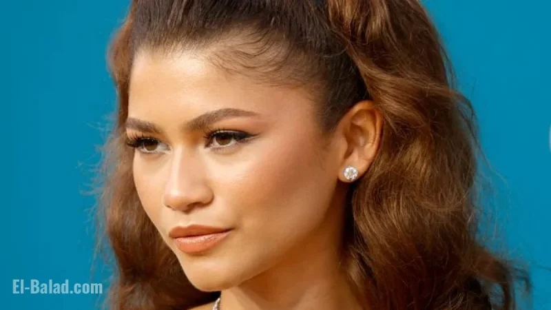 Zendaya Unveils Her Sleek Christmas Pixie Cut