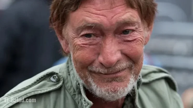 ‘Driving Home for Christmas’ Singer Chris Rea Dies at 74