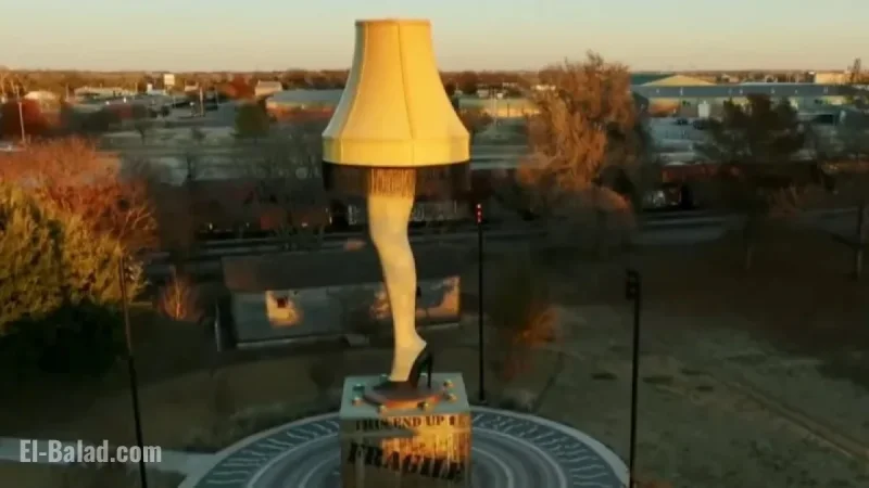 Giant Leg Lamp Transforms Oklahoma Town into Year-Round Attraction