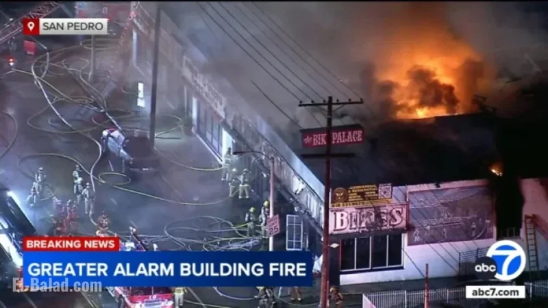 Major Blaze Engulfs San Pedro Commercial Building