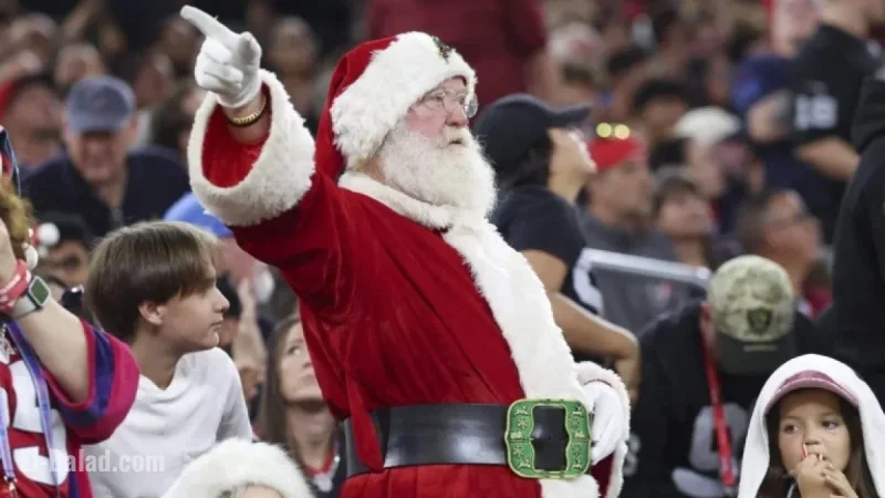 Week 17 Fantasy Football: Top Sleepers, Starters, and Best Christmas Songs