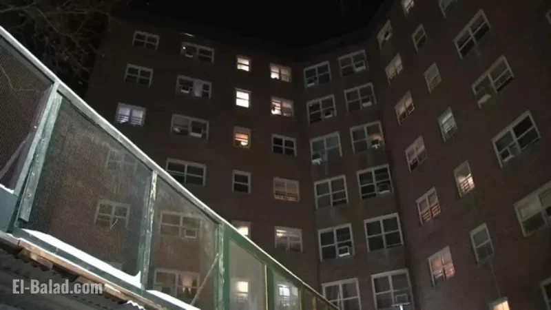 Man Shot Dead, Teen Injured in Bronx Apartment Hallway Shooting
